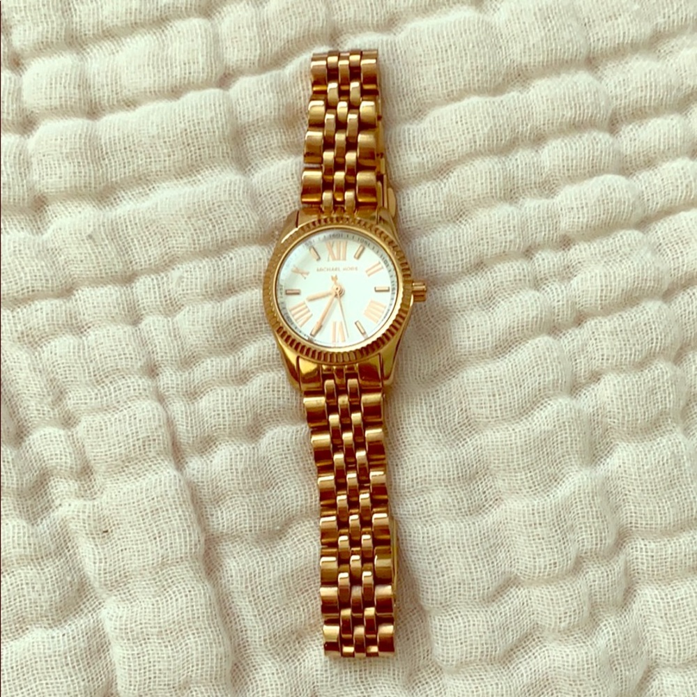 Michael Kors Lexington MK3230 womens quartz watch